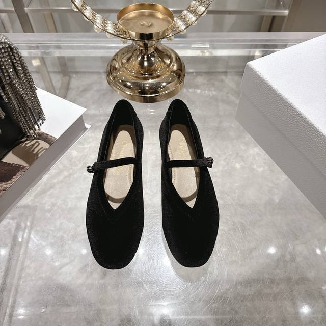 出厂价P 女装女鞋 运动原单 Dior 迪奥 2025秋冬最新时装秀高定系列新款D-New Ballet 粗跟圆头玛丽珍芭蕾舞娃娃女鞋 Cd字母Logo五金扣低