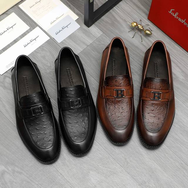 调工厂P价 男装男鞋 运动原单 商品商标：Ferragamo 菲拉格慕 商务休闲套脚皮鞋 正码码数: 39-45 45.定做不退换 商品材料：精选 擦色驼鸟纹牛