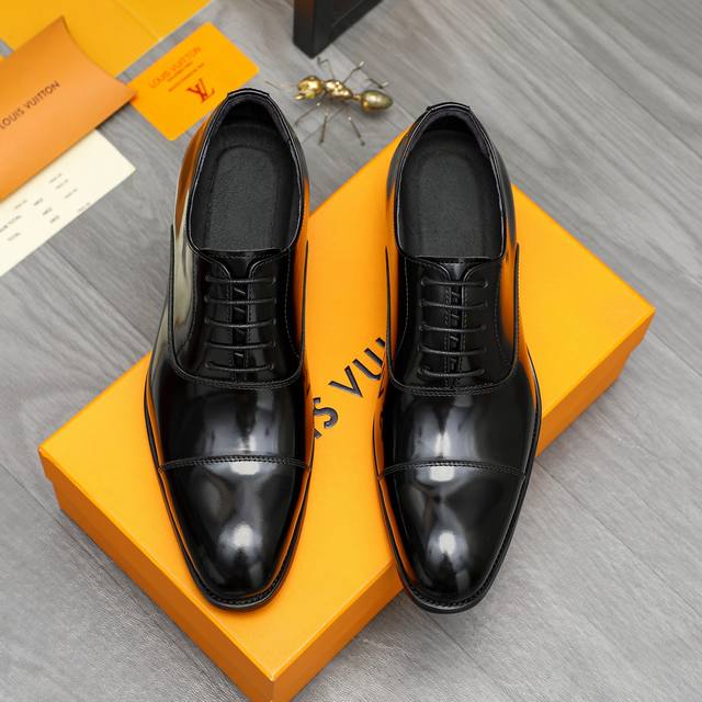 调工厂P价 男装男鞋 运动原单 商品商标：Lv 路易威登 商务正装系带皮鞋 正码码数: 37-46 商品材料：精选优质珠光牛皮鞋面 猪皮内里 橡胶大底