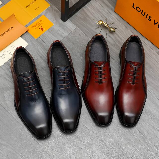 调工厂P价 男装男鞋 运动原单 商品商标：Lv 路易威登 商务正装系带皮鞋 正码码数: 37-46 商品材料：精选优质擦色牛皮鞋面 猪皮内里 橡胶大底