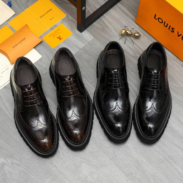 调工厂P价 男装男鞋 运动原单 商品商标：Lv 路易威登 商务正装系带皮鞋 正码码数: 37-46 商品材料：精选优质珠光雕花牛皮鞋面 猪皮内里 橡胶大底