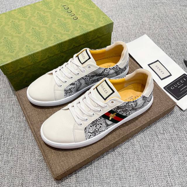 品牌古奇，官方新款，2025秋冬巴黎时装周走秀款，古奇不一样的感觉，自然不失高雅，[爱情] 头层进口意大利牛皮，头层羊皮内里，穿着透气吸汗舒适 [嘴唇] 古奇霸