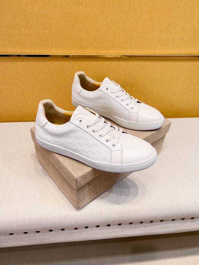 实价 阿玛尼 官网高品质精品男鞋。明星同款，原单，采用进口原版牛皮，原版杏色羊皮内里。法国殿堂级尊贵款售价12750瑞士法郎，此款也是法国巴黎时装周走秀款 ，一