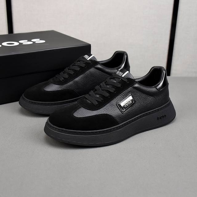 Boss最新款休闲男鞋 休闲时尚爆款 版型简洁大气 面料采用进口绣花绒面磨砂皮 羊皮内里，原版耐磨Tr大底，2色可选，码数38-44 45可定做