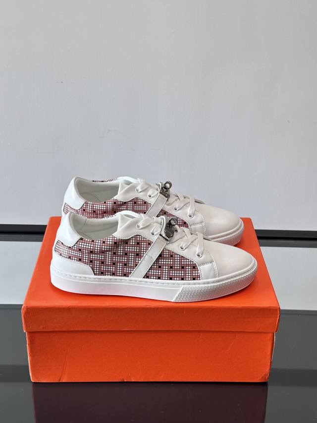 H爱马仕小白鞋运动鞋系列鞋真皮山羊皮运动鞋，搭配功能性镀钯Kelly鞋扣。打造时尚都市造型。 P： ，Size：38-44 45定制