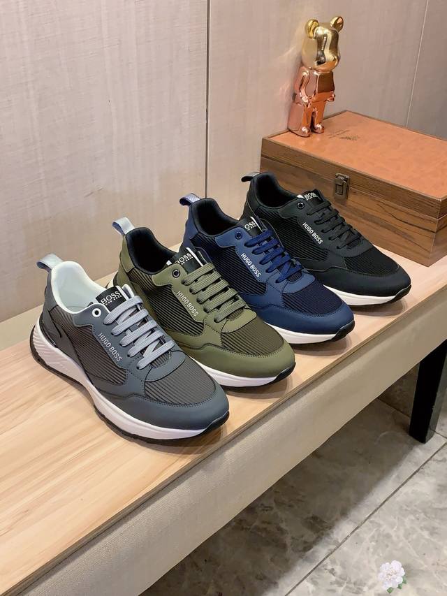 新款: 厂价 Boss* 最新爆款休闲鞋，顶端品牌 奢侈～代购，顶级～质量。 鞋面選用进口透气牛皮搭配材质透气羊皮垫脚 精细做工。原版个性时尚柔软橡膠耐磨防滑大