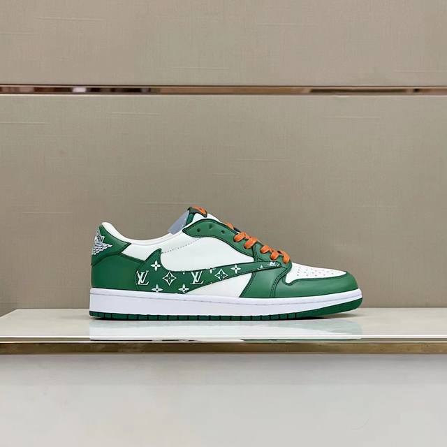 Ouis *Uitto*X Nik￡ 联名标志性花纹融入倒钩，单个图案都是象征着两个行业的领导者。当家的Monogram和格子元素经典中的经典。 老花鞋面+透气