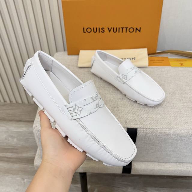 L 家 男士豆豆鞋 2025官网同步 市场顶级版本 进口头层小牛皮白色牛里 原版包装 。尺码38-45