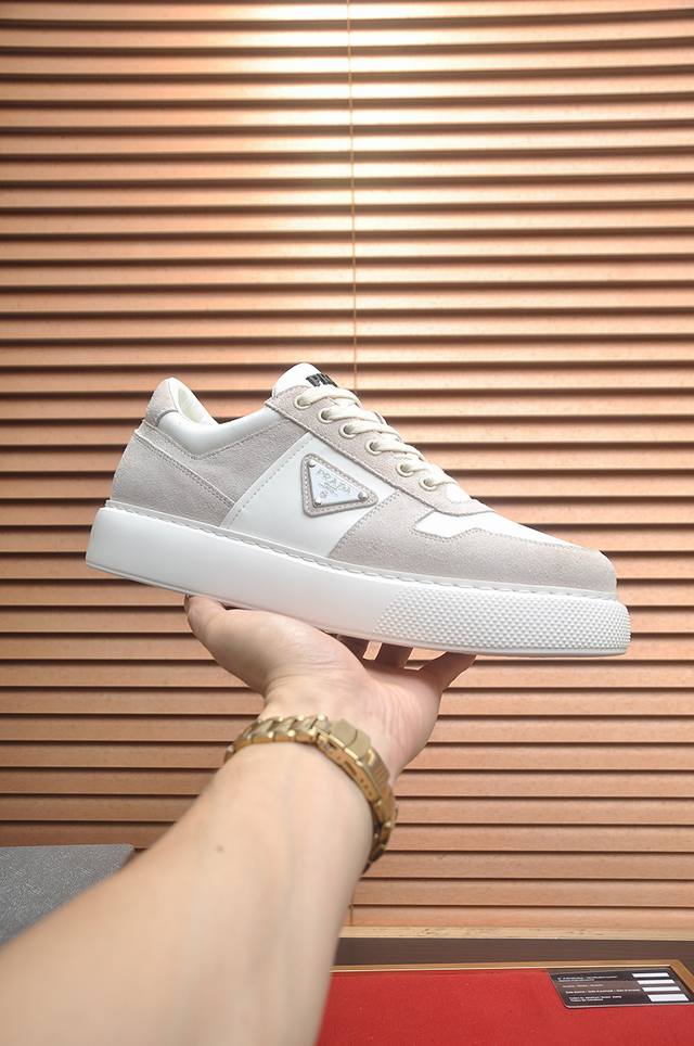 出厂价P 普拉达Prada 顶级原单，当季新款，高品质原单牛货，顶级进口小牛皮拼原版进口滴胶，内里进口牛皮配原版牛皮垫脚，原厂大底！品质保证！码38-45 45