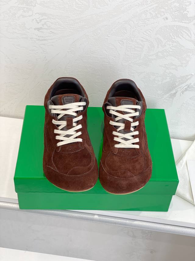 工厂P直销 女款 男款＋40 Bottega Veneta 葆蝶家 Bv Orbit 复古休闲运动鞋 低调的奢华，极简的美学 Bottega Veneta Or