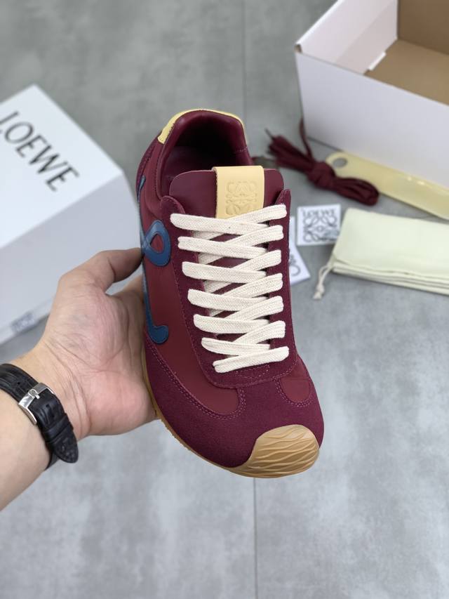 工厂P价P 实价 扣子10 高版本 2025罗意威爆款休闲鞋来袭，拼色小清新设计，适合各种百搭服饰，給人耳目一新的感觉。进口原版1比1羊皮，注塑Logo工艺，尼