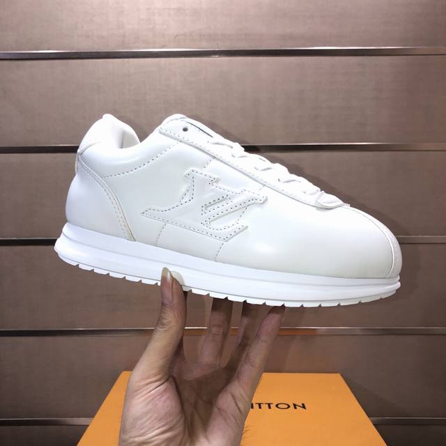 工厂P批 Louis Vuitton 情侣款 新款原单Lv路易威登 * 顶级版本 Lv经典潮鞋！选用进口原厂布料 网布内里.原版耐磨橡胶发泡大底！高品质精品！码