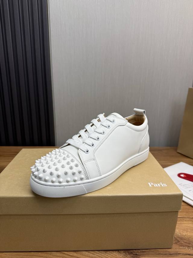 工厂P价 Cl 爆款红底靴1:1原版开模，Christian* Louboutin，鞋面进口牛皮+水染牛皮内里，原版大底 耐磨防滑， 全套专柜包装38-45 3
