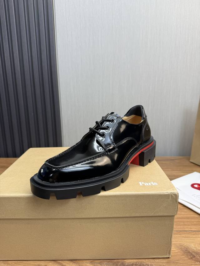 工厂P价 Cl 爆款红底靴1:1原版开模，Christian* Louboutin，鞋面进口开边珠牛皮+水染牛皮内里，原版大底 耐磨防滑， 全套专柜包装38-4