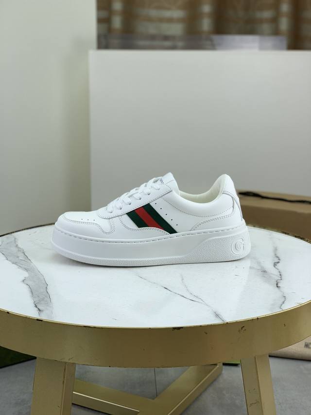 工厂P价P 实价 Gucci 古驰家 高版本全新系列，情侣饼干鞋，厚底运动鞋，这款的舒适度真的很绝，超级轻便舒适百搭，必备单品，这款单品充满了趣味十足的复古气息