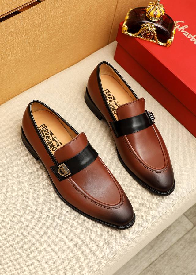 商品商标：Ferragamo 菲拉格慕 休闲皮鞋 正码码数: 39-44 38.45.46订制 商品材料：精选 进口小牛皮鞋面+经典五金扣，进口水染牛皮内里。强