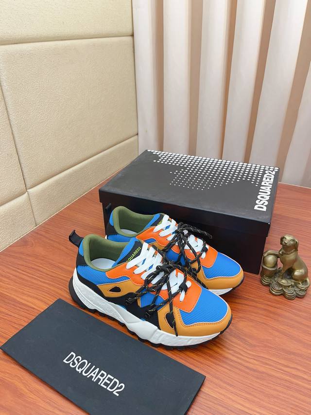 价： Dsquared2 国际品牌第二次方 百年纯熟意式韵再创经典版型设计简单时尚素雅大气选料考究 原厂工艺技术制作 鞋面采用飞织透气超柔软发泡大底上脚非常舒适