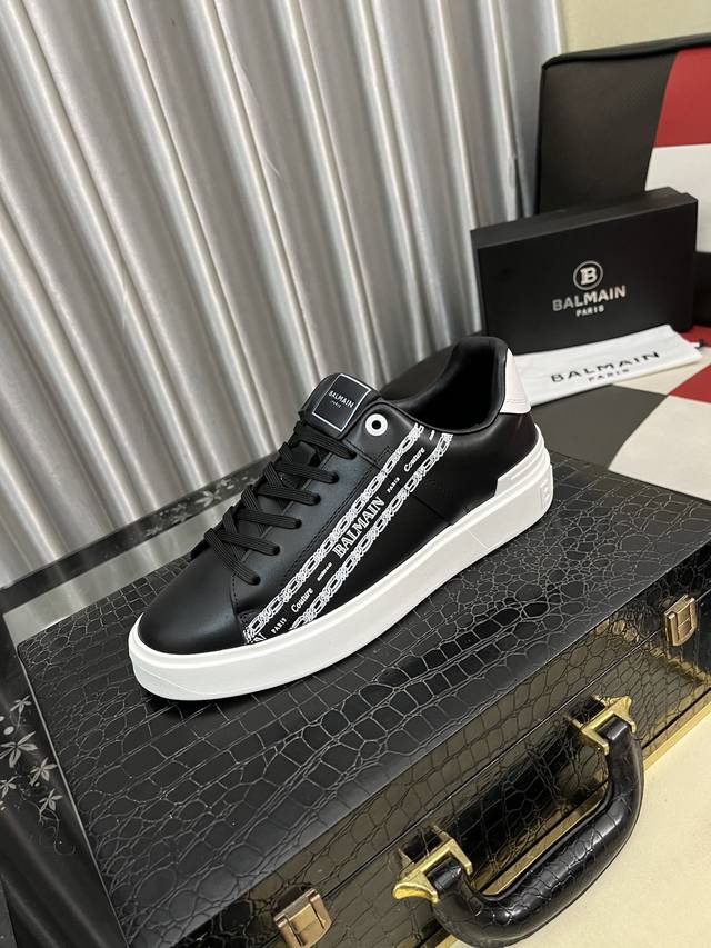 出厂价Pp： Balmai* 新款男士运动休闲鞋，时尚潮流，内里Y羊皮上脚非常舒适，极致柔软细腻，搭配巴尔曼专属鸡眼五金扣，Tpu大底，流线形男鞋！高档精品别错