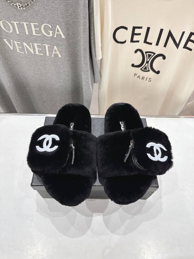 高版本出厂 官网同步.新品毛拖 顶级版本Chanel*小香2025Ss独家爆款系列毛毛拖鞋！秋冬宝藏时髦单品！随意搭配怎么穿都好看 鞋面 垫脚：原版进口羊毛 大