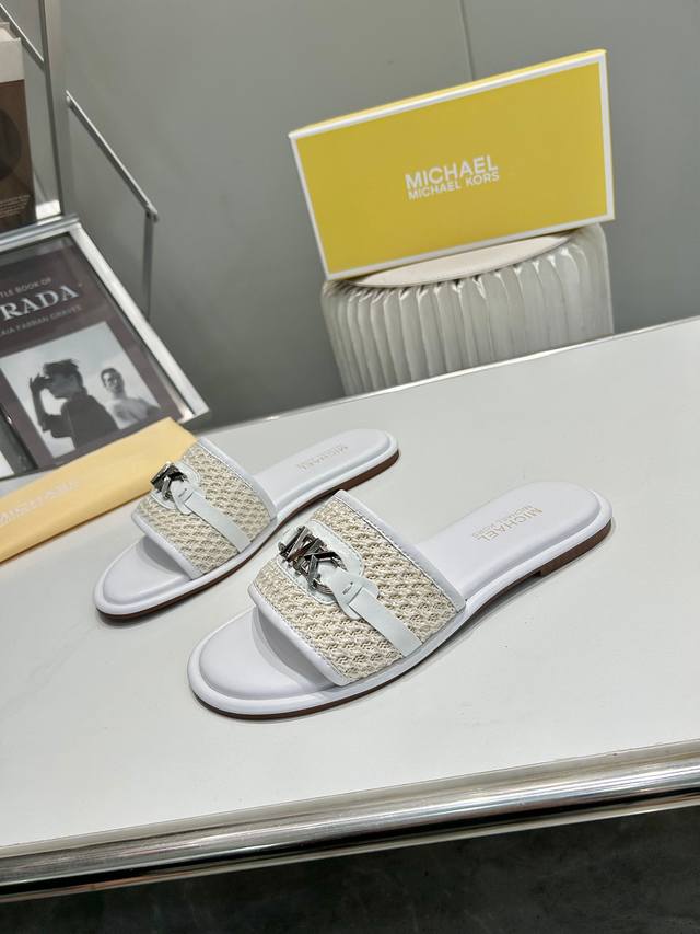 2025管方M K最新早春版独家开模爆款“第8款”拖鞋 三色可选 女款35-42 35、41、42定做 工厂P价P 有量有价 亲爱的们正常出货