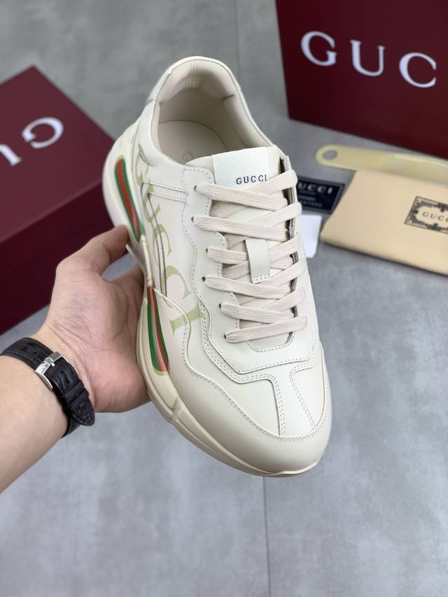 工厂P价P 实价 Gucci 情侣款 高版本古奇爆款老爹鞋。专柜同步发售 ，，鞋面采用进口牛皮，舒适羊皮内里，脚感一级棒，原版轻便减震加厚发泡大底，简约拼色，百