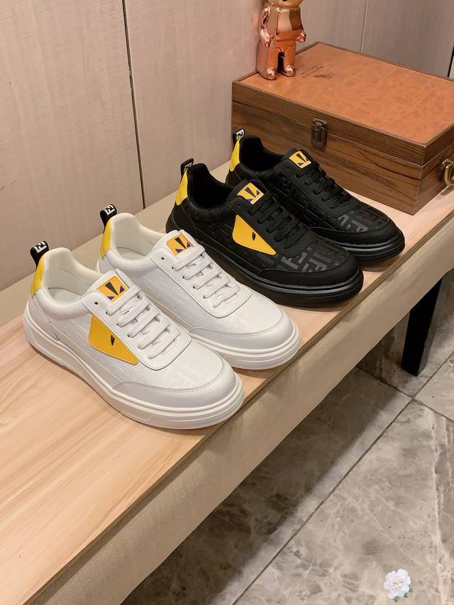 新款: 厂价 芬迪Fendi* 最新爆款休闲鞋，顶端品牌 奢侈～代购，顶级～质量。 鞋面選用进口透气牛皮搭配布料材质透气羊皮垫脚 精细做工。原版个性时尚柔软橡膠