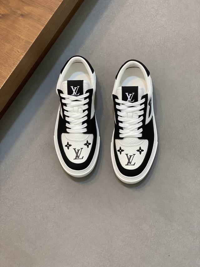 Louis新品男士高端休闲运动鞋｜选用进口头层牛皮｜鞋面立体压纹经典Monogram 图案｜原版橡胶大底，耐磨舒适｜Monogram 花卉点缀橡胶外底｜头层小牛