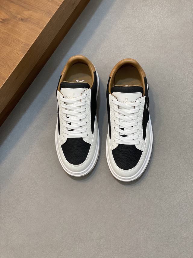 L 顶级代购 路 炸街男神爆款运动板鞋专柜同步，鞋面意大利进口牛皮面料，高品质复杂拼接工艺品，进口水染牛皮内里牛皮垫脚 鞋底：原厂特供原版底，Tpu独家活动成型