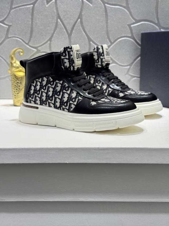 Dio* 原单品质 迪奥 运动鞋 官网最新款休闲时尚高帮男鞋爆款版型简洁大气 潮男专属.独有的官网新最品牌元素版原装饰，进口牛皮搭经典面料，配饰尚时又大方，羊皮