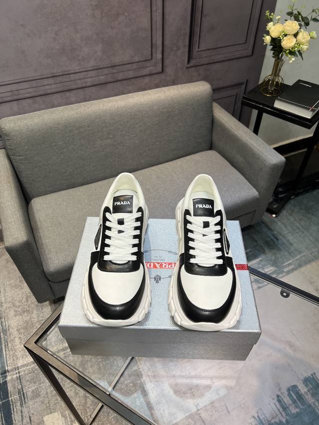 Prada普拉达 男鞋专柜爆款，官网同步，1高品质出货 原版磨砂牛皮+牛皮内里，11复刻 ，原厂原版底，38-45 45定做不退换