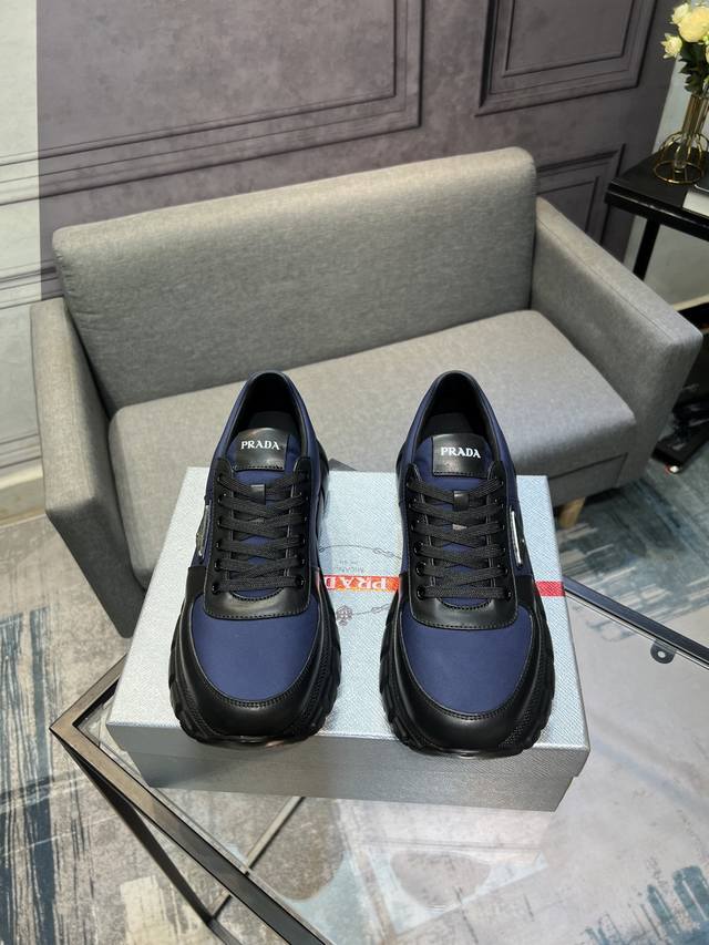 Prada普拉达 男鞋专柜爆款，官网同步，1高品质出货 原版磨砂牛皮+牛皮内里，11复刻 ，原厂原版底，38-45 45定做不退换