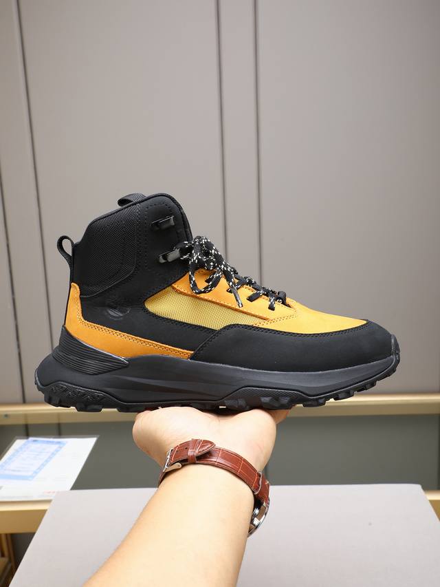 网布里、毛里 高帮新款Timberland天伯伦 低帮户外休闲鞋 历年超级热销款 原盒原包装 搭配防臭防腐高弹力鞋垫，给您完美的穿着体验，质量考究耐穿，型男必备