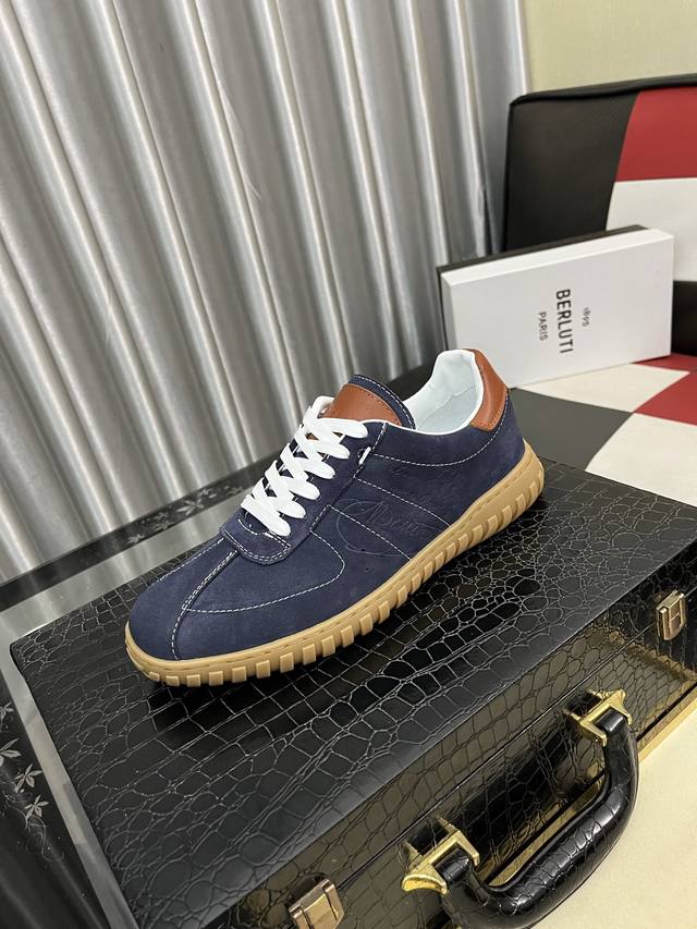 出厂价Pp： Berlui 布鲁缇布鲁提手工擦色休闲皮鞋，进口专用牛皮面擦色效果，配合真皮镭射雕刻图案 尽显奢华工艺 牛皮内里专用模具橡胶大底 鞋面雷射品牌专用