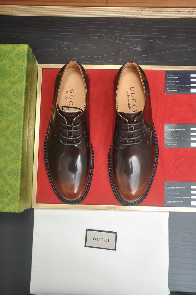 出厂价P 意大利顶级奢侈男鞋巨头 Gucci 古奇 全牛皮内里 新款报到原汁原味的欧式风格 赏心悦目为了让鞋子更加耐用不变形制作继续沿用传统做法 但仍然不乏创新