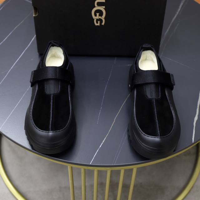 出厂价P 情侣款澳洲进口加厚羊毛 品牌：Ugg正品代购 尺码：35-45 45订做 等级： 官网1:1 材料： 头层真皮防水防冻鞋面 真毛内里 原版防滑耐磨大底