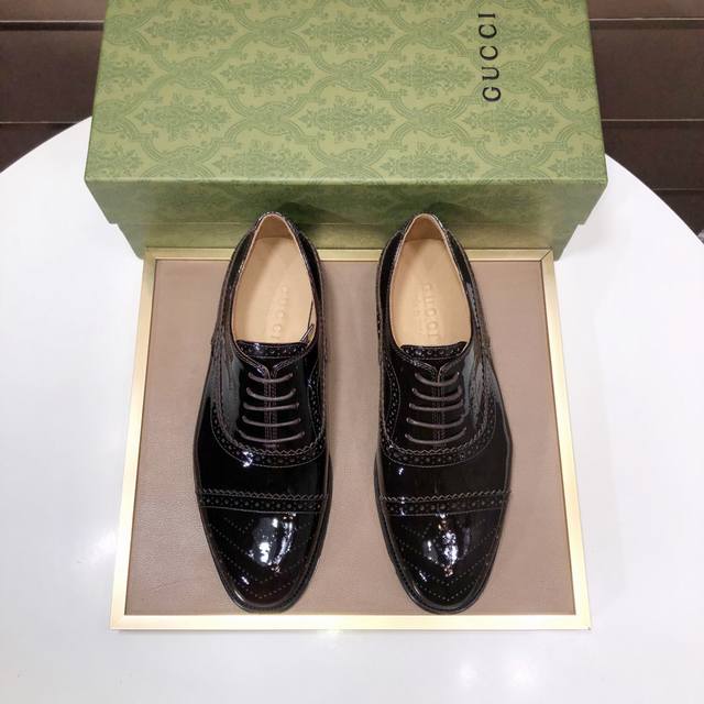 工厂P批 品牌：Gucci 古奇 标准码：男码38 44 45 46可以定做 等级：官网同款 原单品质 材料：原版牛皮 水染牛皮内里 原版橡胶大底 款式类别：男