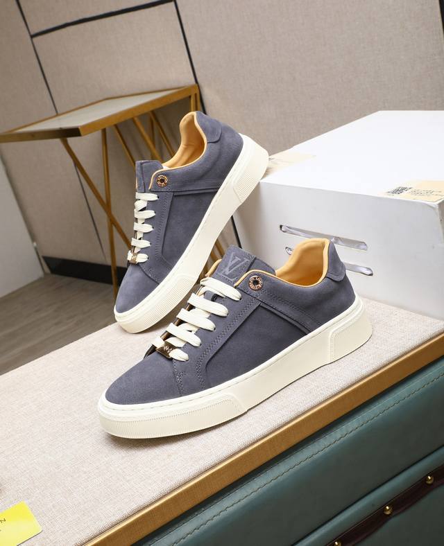 出厂价P Lv～ 男士休闲鞋 2025Z柜同步发售 码数:38-44 # 3个颜色鞋面选用多材质拼接牛皮内里，舒适透气，鞋底：原版舒适耐磨大底，实物拍摄实物更赞