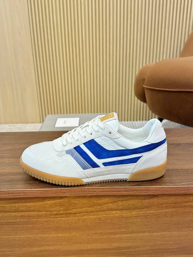 实价： 汤姆 Tom Ford 美国时尚轻奢2025爆款款 Size：39-45 Tom Ford来自欧美品牌，贸易原单，国内罕见，不易撞款 春夏穿到秋冬，跨越