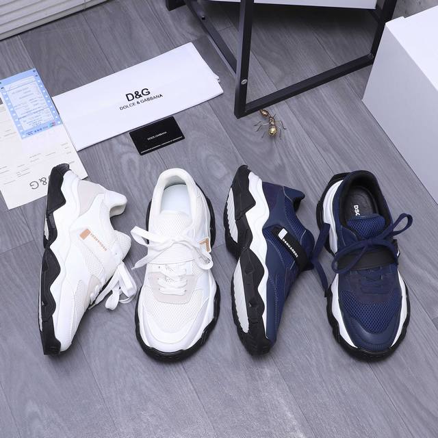 商品商标：Dsquared2 休闲男鞋 正码码数: 38-46 商品材料：精选牛皮拼接网面 网内里 牛皮鞋垫 原版大底