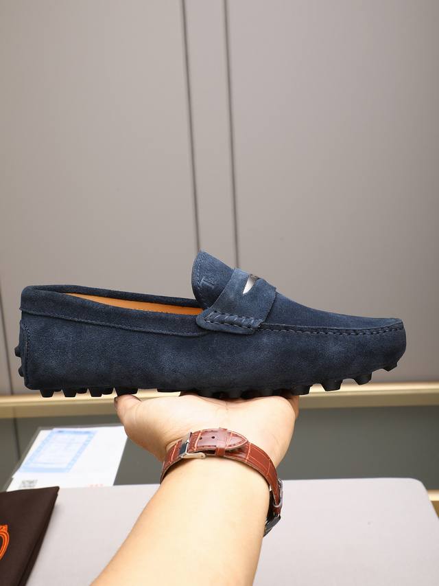 Tod‘S 高端经典男士豆豆鞋，官网同步，高端品质，顶级版本，原版全套包装 进口头层小牛皮＋ 水染牛皮内里， 新款配饰扣 黑色，深灰色，蓝色，咖啡色，铁灰色，白