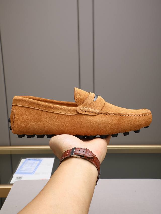 Tod‘S 高端经典男士豆豆鞋，官网同步，高端品质，顶级版本，原版全套包装 进口头层小牛皮＋ 水染牛皮内里， 新款配饰扣 黑色，深灰色，蓝色，咖啡色，铁灰色，白