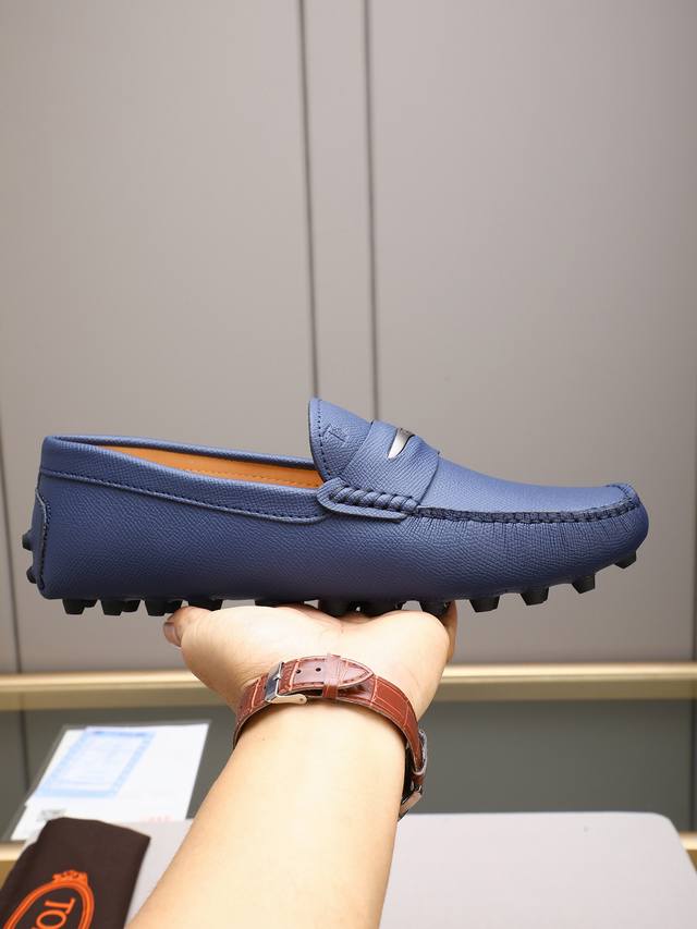 Tod‘S 高端经典男士豆豆鞋，官网同步，高端品质，顶级版本，原版全套包装 进口头层小牛皮＋ 水染牛皮内里， 新款配饰扣 黑色，深灰色，蓝色，咖啡色，铁灰色，白