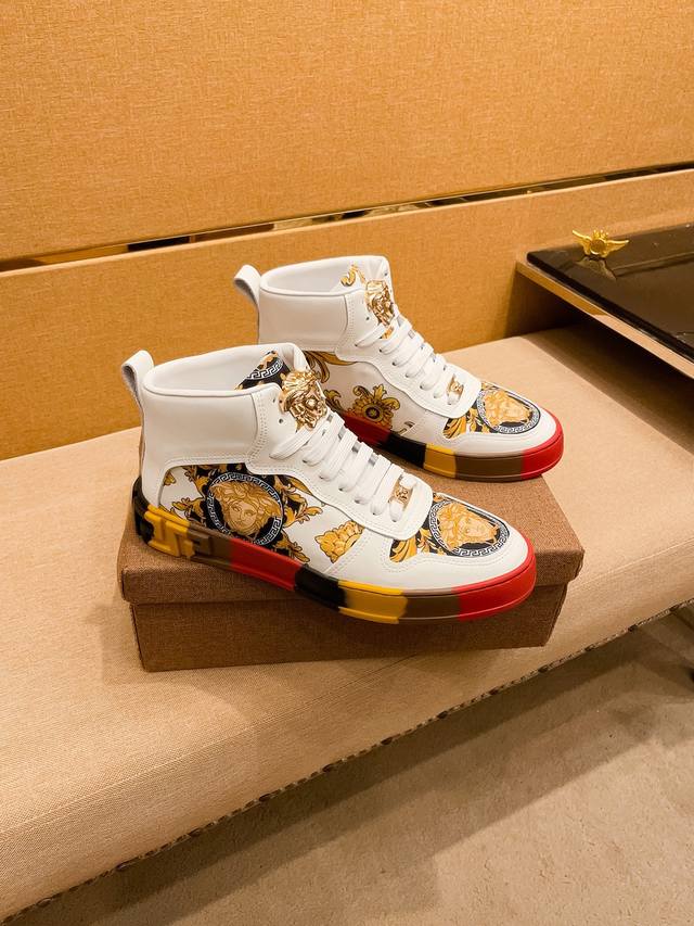 工厂P批 范思哲 男鞋高端品牌 官网1：1最新力作：鞋面采用意大利进口头层牛皮搭配舒适透气内里原版防滑耐磨大底制作，让行走更加便捷舒适！独家新款，惊世之作，与官