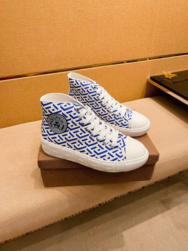 工厂P批 范思哲 男鞋高端品牌 官网1：1最新力作：鞋面采用意大利官网原版专用科技布面料搭配原版舒适透气内里原版指定防滑大底制作让行走更加便捷舒适！独家新款，惊