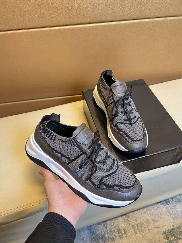 布鲁提 顶级代购男士Hk专柜同步发售。鞋底：原厂特供原版底，独家活动底超级舒适，原厂跟单货，高品质多色拼接设计做工精致细腻，独一无二， 丝绸面料，牛皮里细节决定