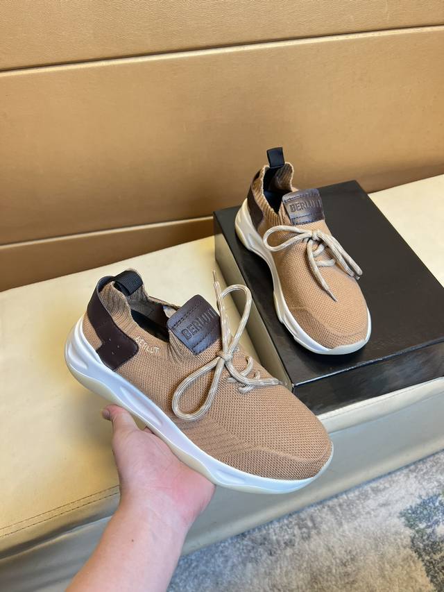 布鲁提 顶级代购男士香港Hk专柜同步发售。鞋底：原厂特供原版底，独家活动底超级舒适，原厂跟单货，高品质多色拼接设计做工精致细腻，独一无二， 透气飞织网面面料，牛