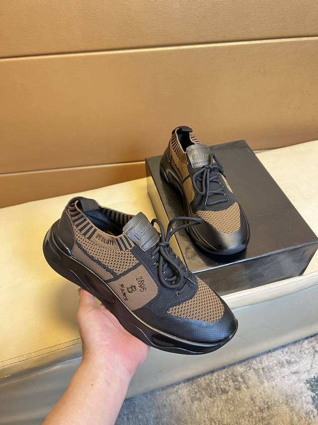 布鲁提 顶级代购男士 Hk专柜同步发售。鞋底：原厂特供原版底，独家活动底超级舒适，原厂跟单货，高品质多色拼接设计做工精致细腻，独一无二， 透气飞织网面面料，牛皮