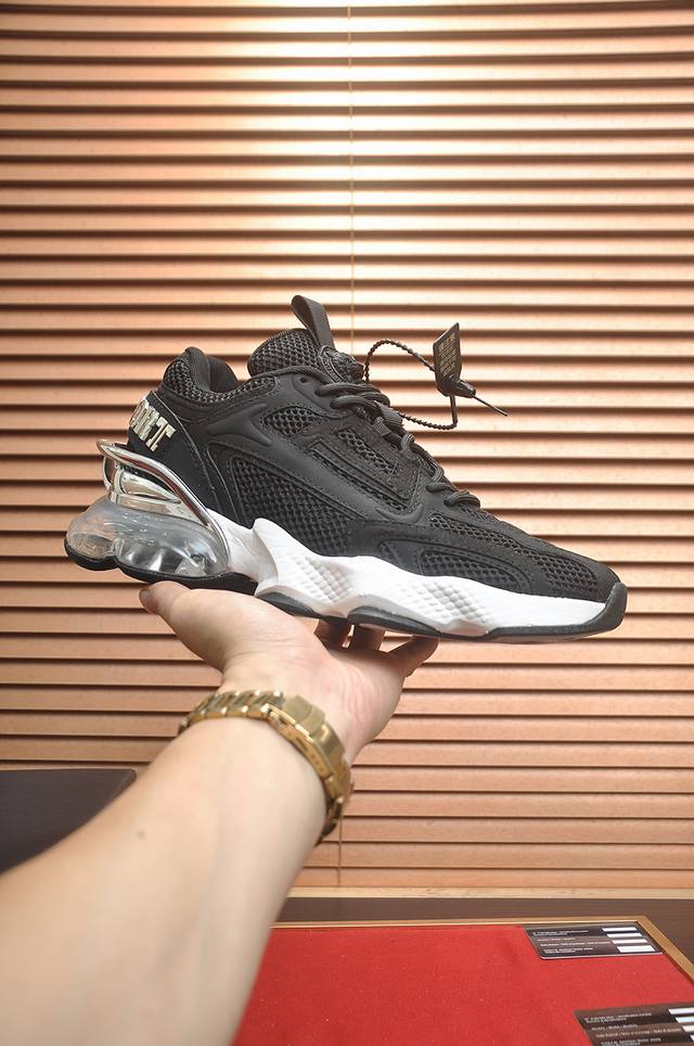 出厂价P Philipp Piein 菲利普普萊茵 官网最新款原版开模，面料：原版头层粒面小牛皮，原版五金轱辘头，裡料：牛皮内里 做工精细，完美楦型，码数:39