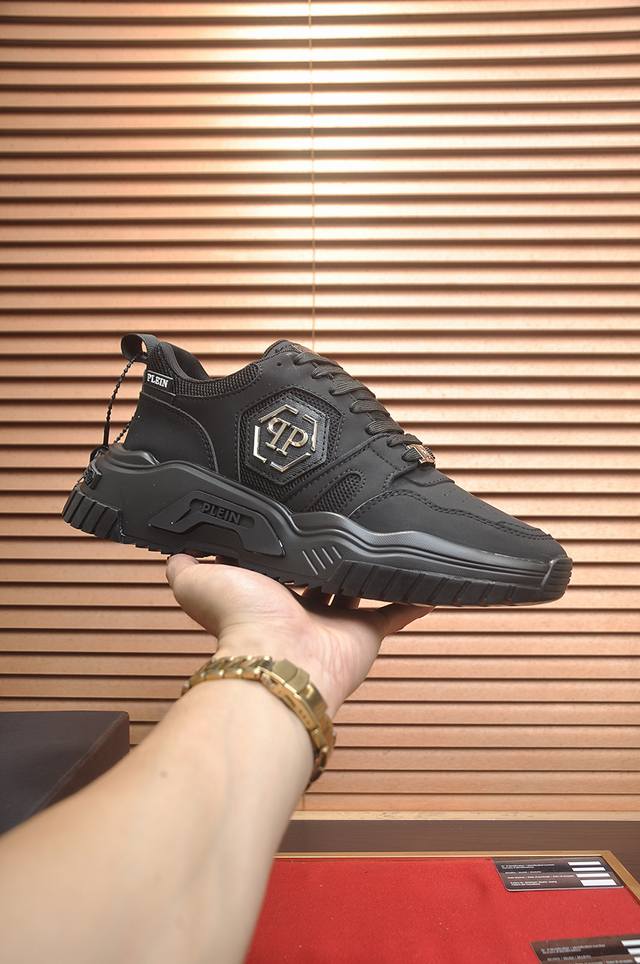 出厂价P Philipp Piein 菲利普普萊茵 官网最新款原版开模，面料：原版头层粒面小牛皮，原版五金轱辘头，裡料：牛皮内里 做工精细，完美楦型，码数:39