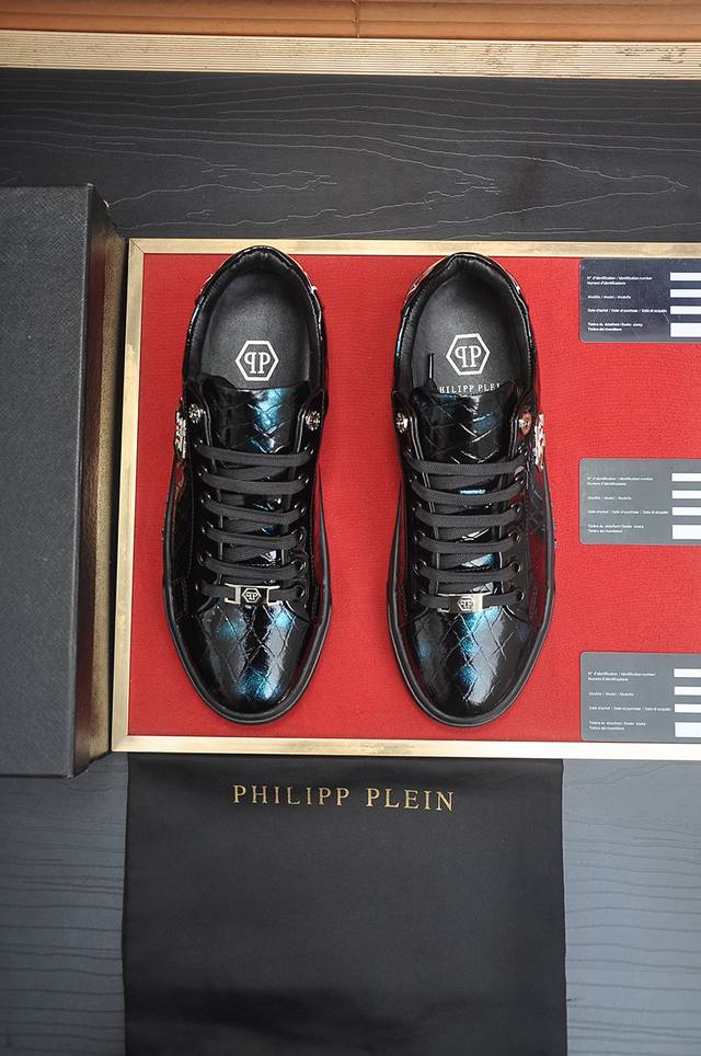 出厂价P Philipp Piein 全羊皮内里 菲利普普萊茵 官网最新款原版开模，面料：原版头层粒面小牛皮，原版五金轱辘头，裡料：羊皮内里 做工精细，完美楦型